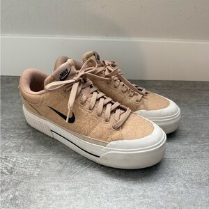 Nike Court Legacy Lift